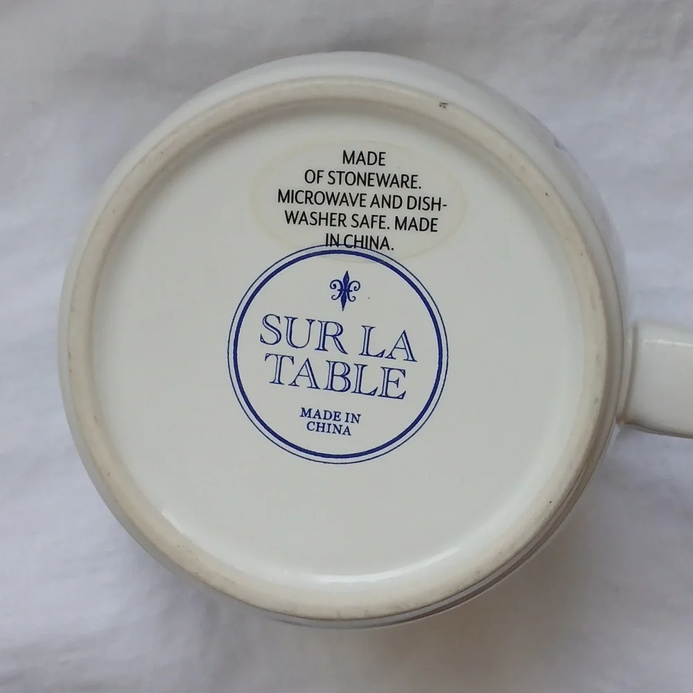 Sur La Table Stoneware Mug Fleur-de-Lis Pattern White Blue 14 oz